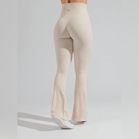 Buffbunny Collection Pants - Buffbunny Foxy Flare Legging in Stardust